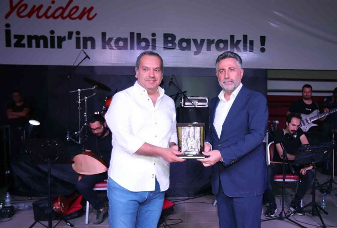 Bayraklı’da ‘Hilmi Yarayıcı’ Coşkusu