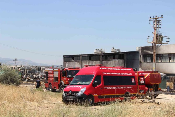 Fabrikadaki Yangın Sonrası Zehirli Gaz Paniği