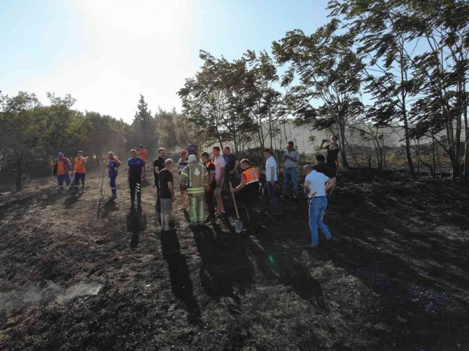 Silivri’de Yangın Çıktı, Yüzlerce Dönümlük Arazi Kül Oldu