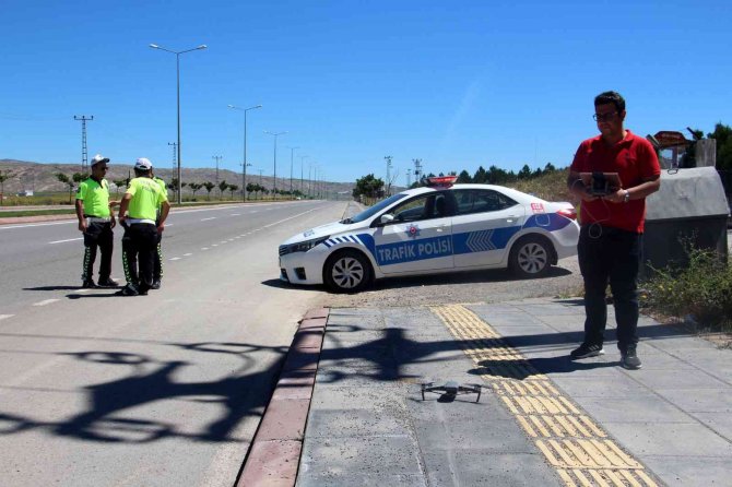 Dronlu Denetimde Kırmızı Işık İhlali Yapan Sürücülere Ceza