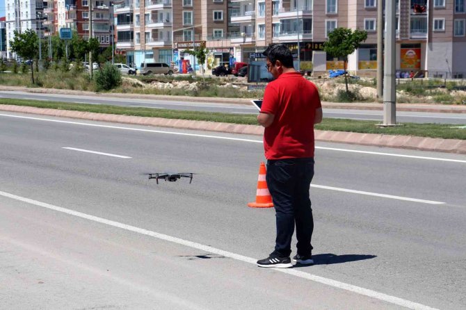 Dronlu Denetimde Kırmızı Işık İhlali Yapan Sürücülere Ceza