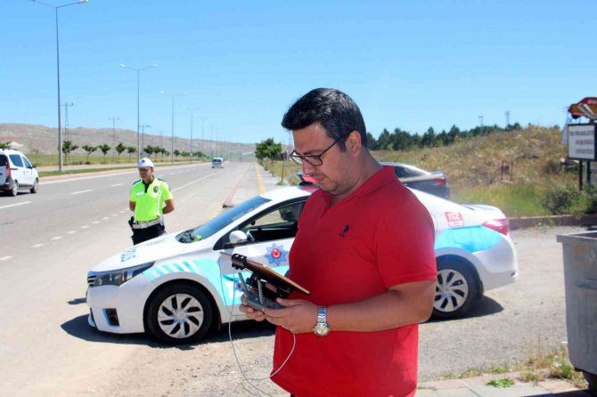 Dronlu Denetimde Kırmızı Işık İhlali Yapan Sürücülere Ceza