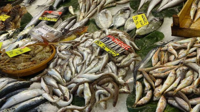 Av Sezonu Bitse De Balıklar Tezgahları Süslemeye Devam Ediyor