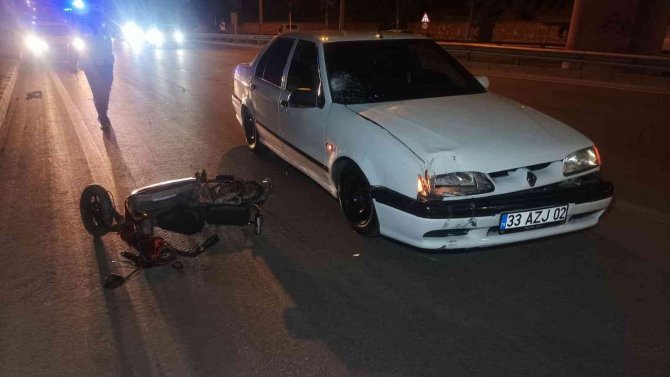 Otomobil Elektrikli Bisiklete Çarptı: 2 Yaralı