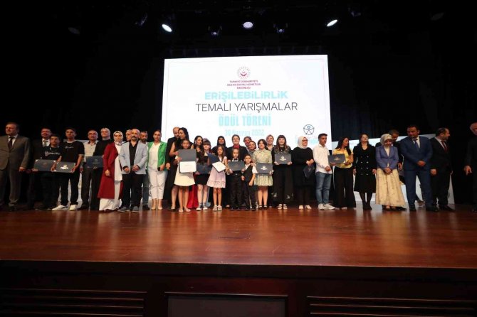 Lise Öğrencilerin Duyarlı Ve Anlamlı Kısa Filmi Ödüle Layık Görüldü