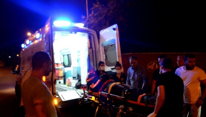 Kazada Metrelerce Havaya Uçan Motosikletli Yaralandı