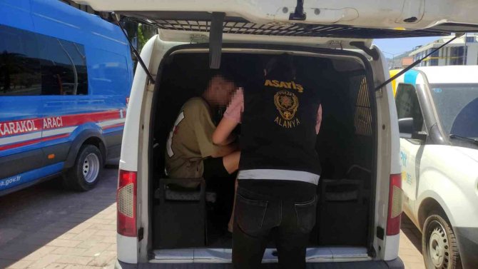 Alanya’da 10 Yıl 3 Ay Kesinleşmiş Hapis Cezası İle Aranan Firari Yakalandı