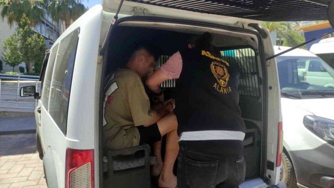 Alanya’da 10 Yıl 3 Ay Kesinleşmiş Hapis Cezası İle Aranan Firari Yakalandı