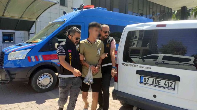 Alanya’da 10 Yıl 3 Ay Kesinleşmiş Hapis Cezası İle Aranan Firari Yakalandı