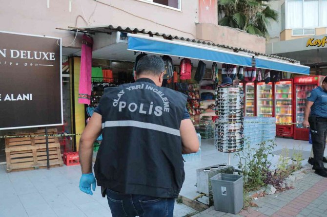 Markette Tartıştığı Ortağını Boğazından Bıçaklayarak Öldürdü