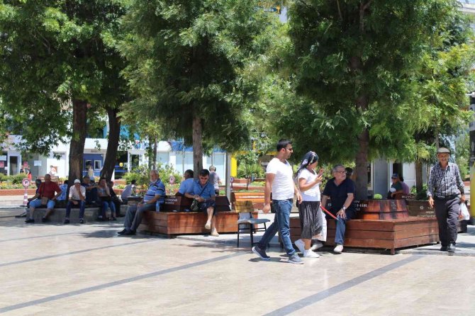 Aydın, Yeni Haftaya Sıcak Hava İle Başladı