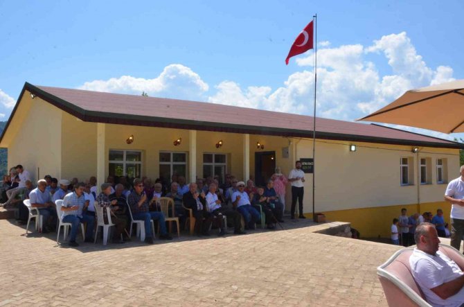 Atıl Durumdaki Okulu Onararak, Köy Evine Çevirdiler