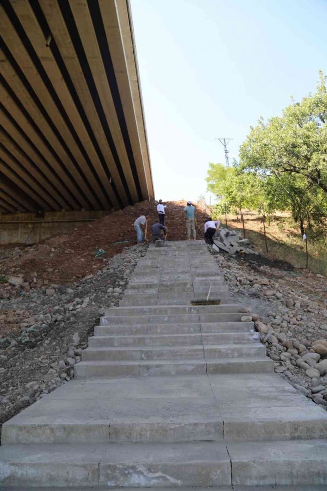 Bingöl’de Üstyapı Çalışmaları Sürüyor
