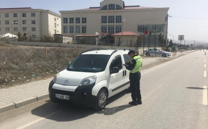 Burdur’da Jandarma Ekiplerinden Trafik Denetimi
