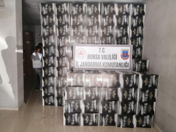 Jandarmadan Yarım Tonluk Kaçak Sigara Operasyonu