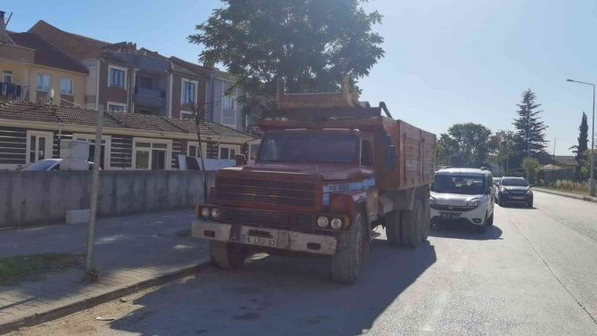 Otomobillerin Çarpıştığı Kaza Saniye Saniye Kamerada