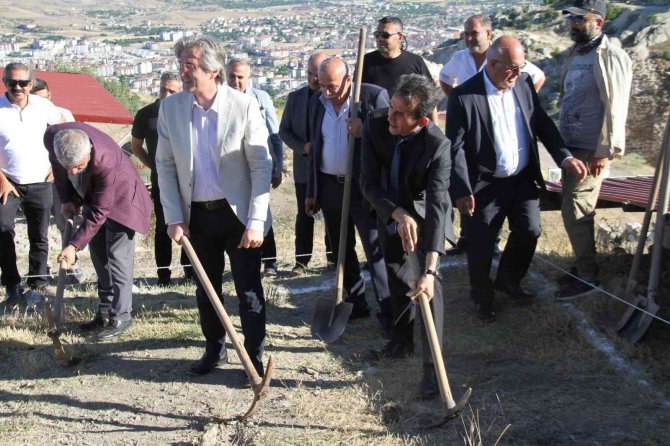 Harput Kalesi’nde Kazı Çalışmaları Başladı