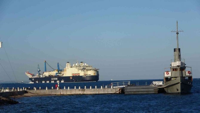 ’Castorone’ İsimli Gemi Çanakkale Boğazı’ndan Geçti