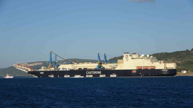 ’Castorone’ İsimli Gemi Çanakkale Boğazı’ndan Geçti