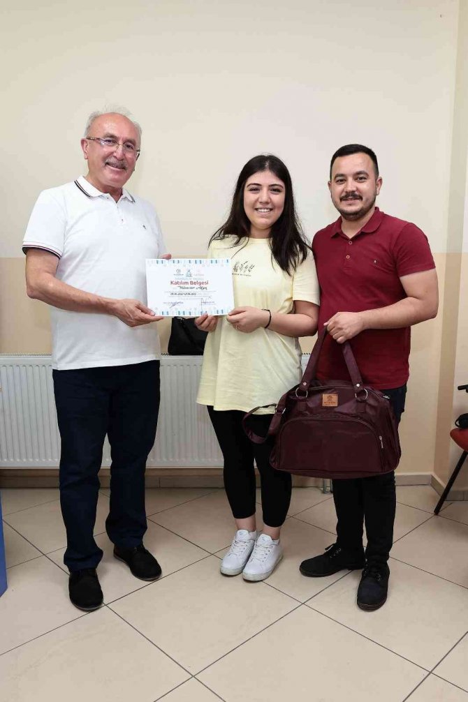 Hamilelik Ve Evlilik Okulu 2022’nin İlk Mezunlarını Verdi