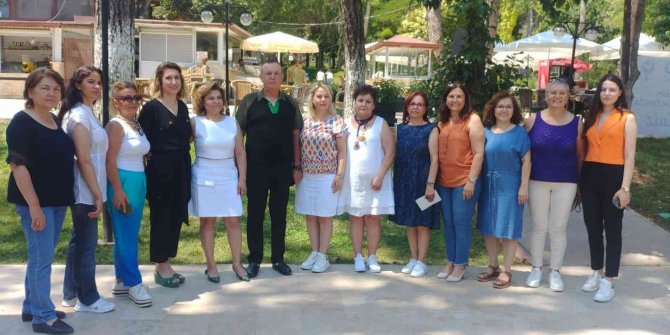 Denizlisporlu Kadınlardan Renkli 1. Yaş Kutlaması