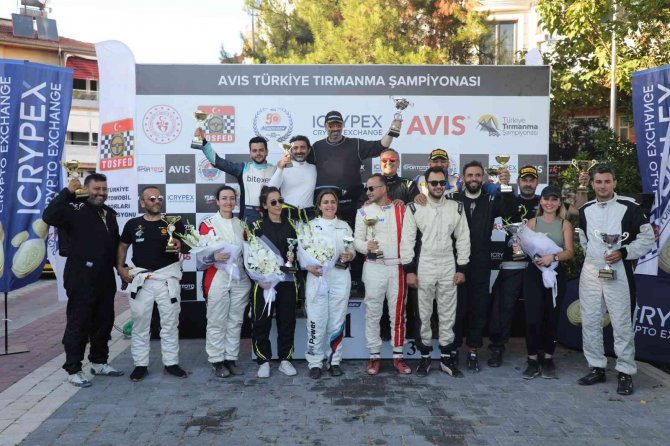 Otomobillerin Tırmanış Yarışı Nefes Kesti