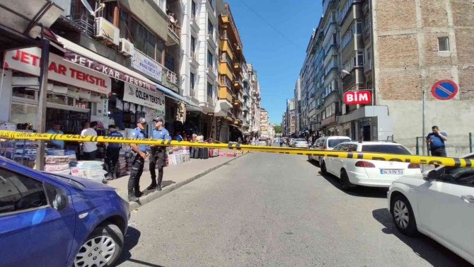 Fatih’te Park Kavgası: 1’i Ağır 3 Yaralandı