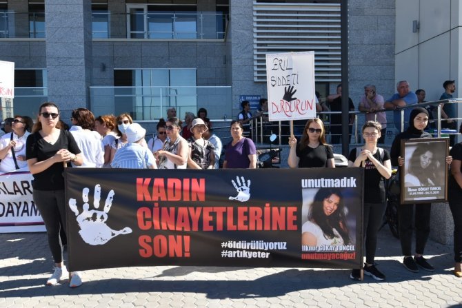Bıçaklanarak Öldürülen Kadın Davasında İlk Duruşma Yapıldı
