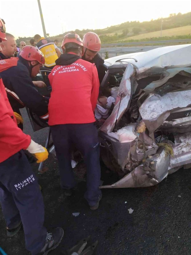 İ̇stanbul İ̇zmir Otobanı’nda Feci Kaza...5 Kişi Hayatını Kaybetti