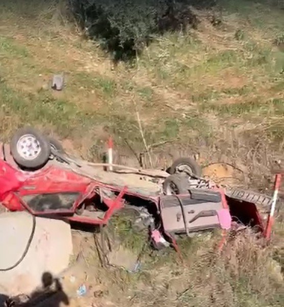 İ̇zmir’de Şarampole Devrilen Otomobilin Sürücüsü Hayatını Kaybetti