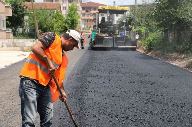 İ̇zmit Belediyesi, Üstyapı Çalışmalarını Sürdürüyor