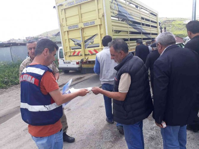 Jandarmadan Hayvan Satıcılarına ‘Sahte Para’ Uyarısı