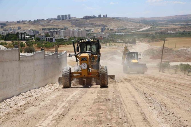 Karaköprü’de Yeni Yol Çalışmaları Aralıksız Sürüyor