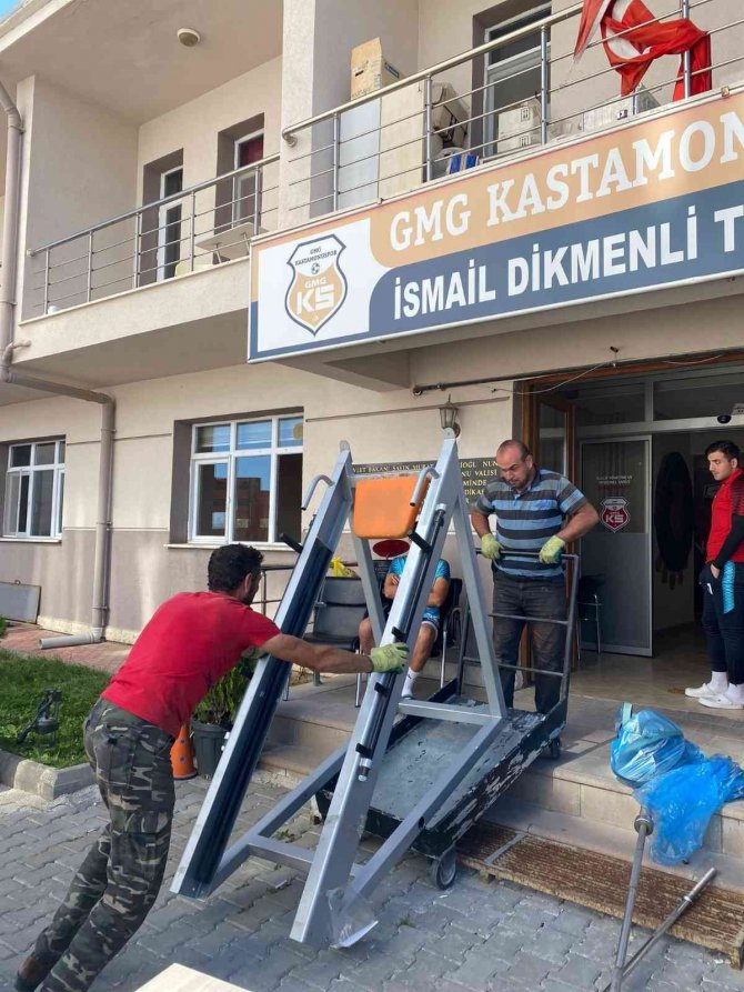 Kastamonuspor’a Bir Kez Daha Haciz Geldi, Tesisteki Eşyalara El Konuldu