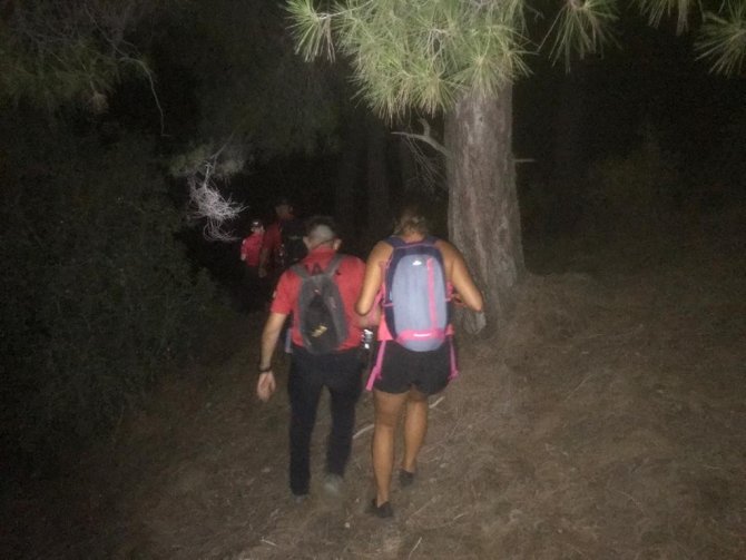 Ayağı Burkulunca Ormanda Mahsur Kalan Turistin İmdadına Jandarma Yetişti