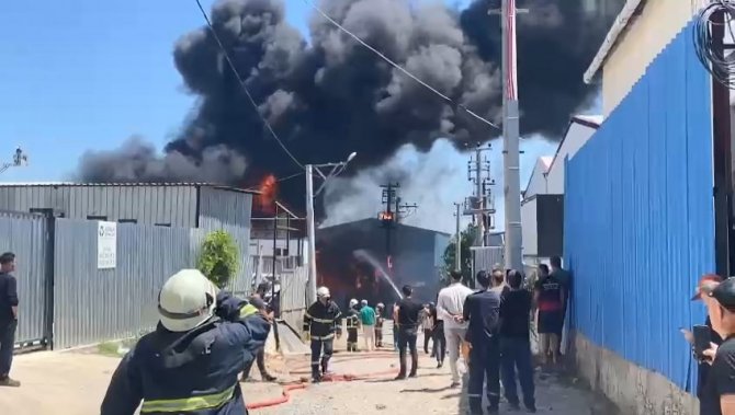 Kocaeli’de Fabrika Yangını
