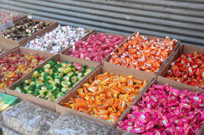 Bayram Şekerleri Tezgahlardaki Yerlerini Aldı