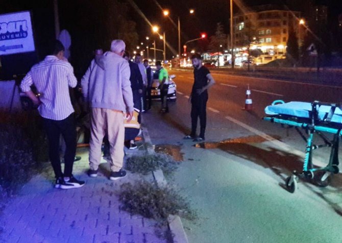 Motosiklet Köpek İle Çarpıştı Sürücü Yaralandı