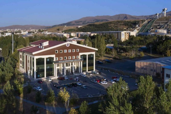 134 Farklı Üniversiteden Gelen Öğrenciler Atatürk Üniversitesinde Buluştu