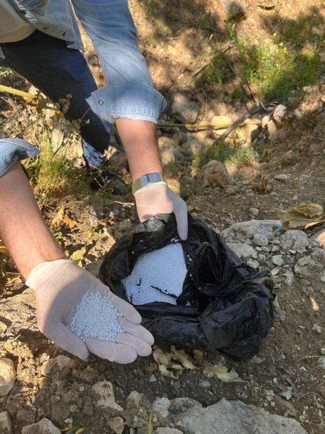 Elazığ’da 513 Kök Kenevir Bitkisi Ele Geçirildi