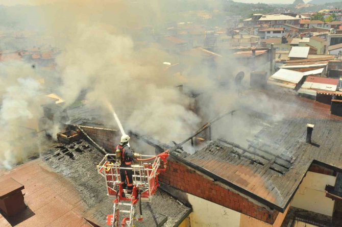 Ordu’daki Bina Yangını Kontrol Altına Alındı