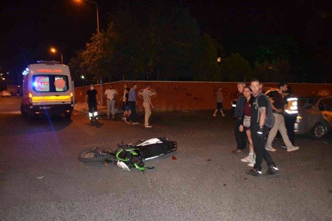 Kazada Metrelerce Havaya Uçan Motosikletli Yaralandı