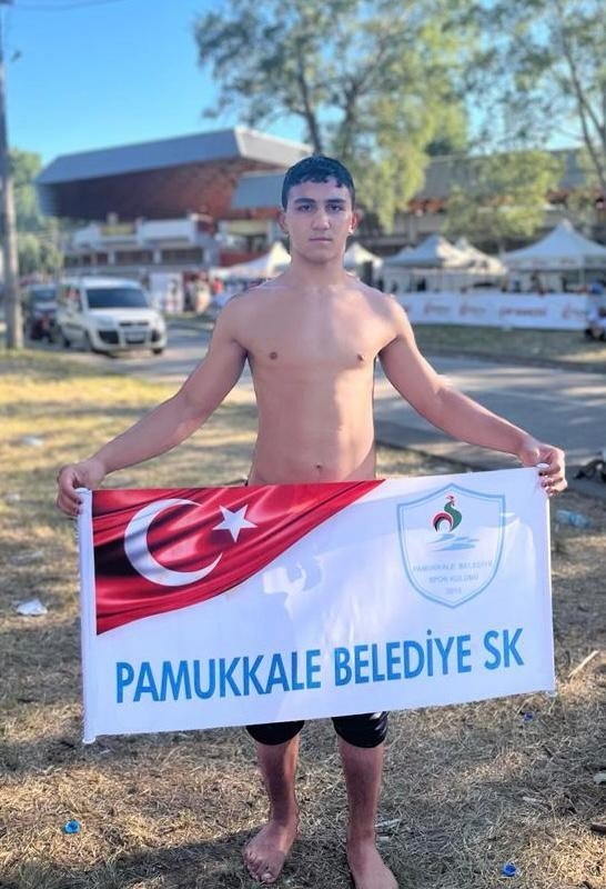 Pamukkale Belediyesporlu Beytullah Sarı, Kırkpınar’dan Altın Madalyayla Döndü