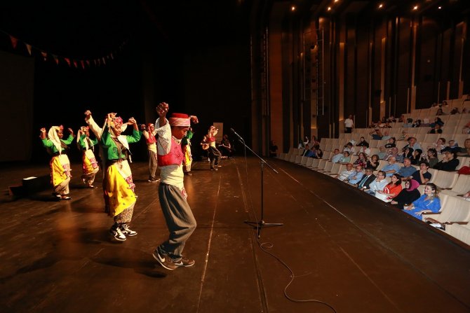 Paü’nün Yabancı Öğrencilerinden Renkli Mezuniyet Töreni