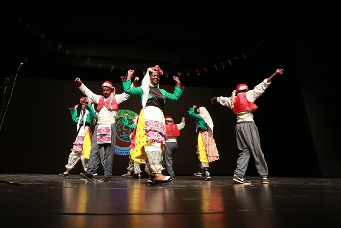 Paü’nün Yabancı Öğrencilerinden Renkli Mezuniyet Töreni