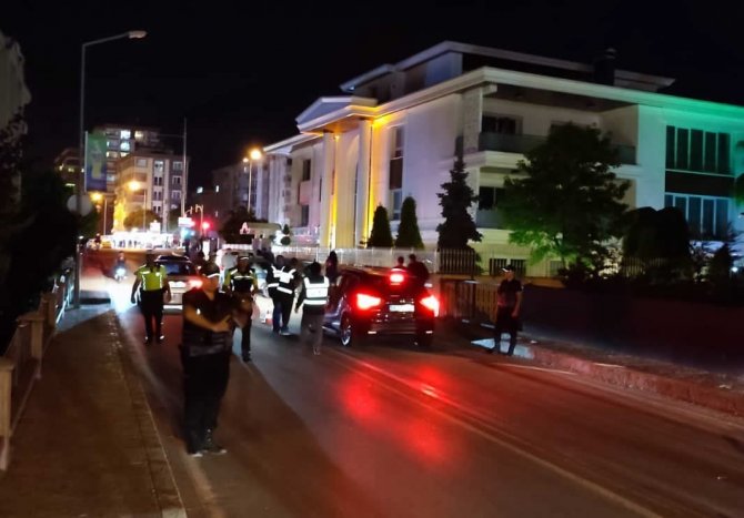 1456 Aranan Şahıs Yakalandı, 27 Bin 378 Araca Ceza Yazıldı