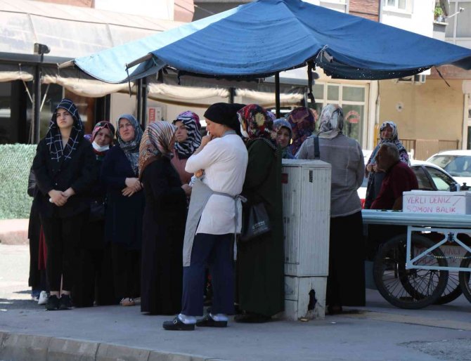 Kızını Kurtarmak İsterken Boğulan Babaya Veda