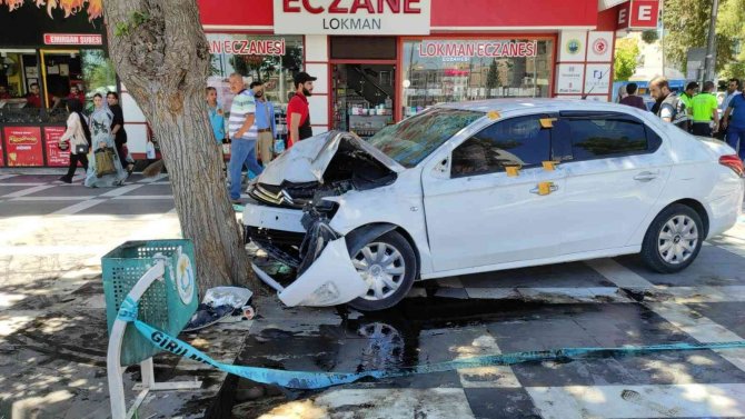 Şanlıurfa’da Otomobil Yayaların Arasına Daldı: 5 Yaralı