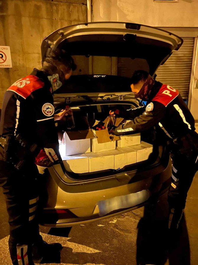 Litrelerce Etil Alkol Piyasaya Sürülmeden Ele Geçirildi