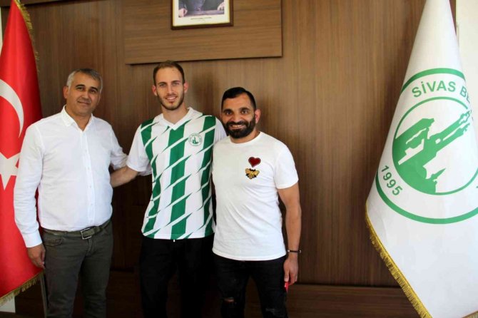 Berkay Yıldız, Resmen Sivas Belediyespor’da